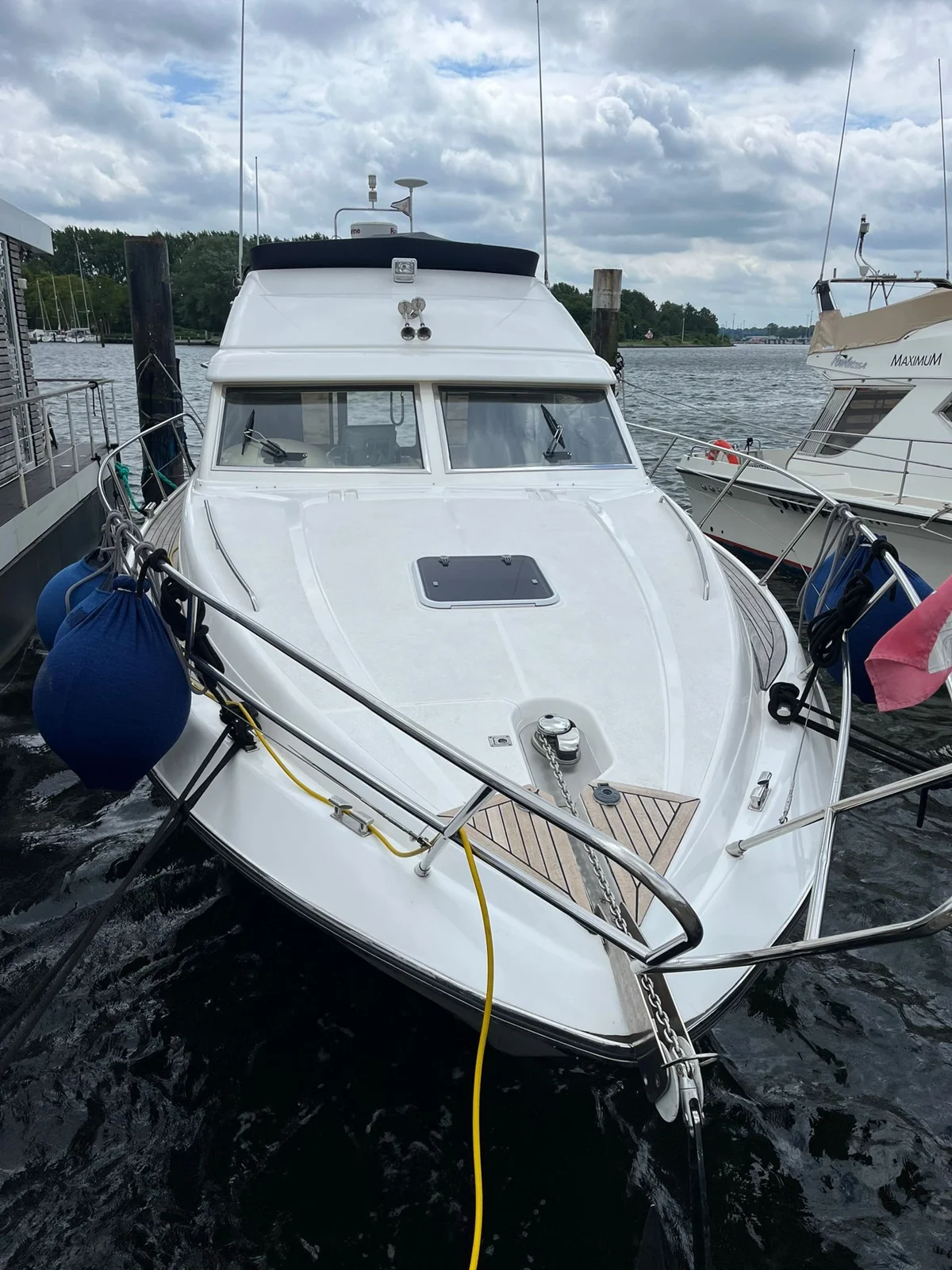 Boot im Hafen – Aufnahme 7 aus der Projektgalerie